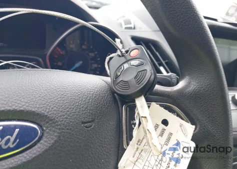 2017 Ford Escape Se z USA, uszkodzony, nr VIN 1FMCU9GD5HUC39347